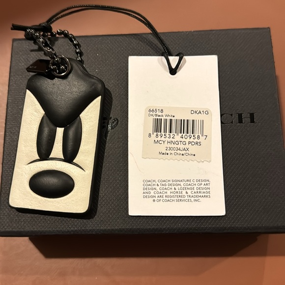 Coach Mickey Mouse - Picture 16 of 16